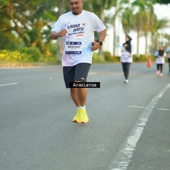 Runner Photo 7758856
