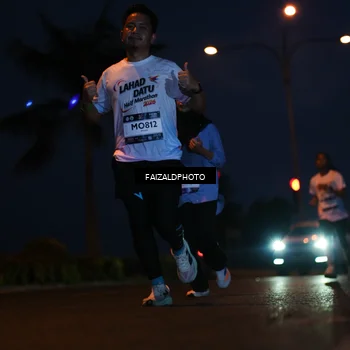 Runner Photo 7758899