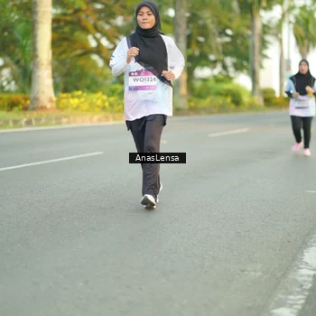 Runner Photo 7758902