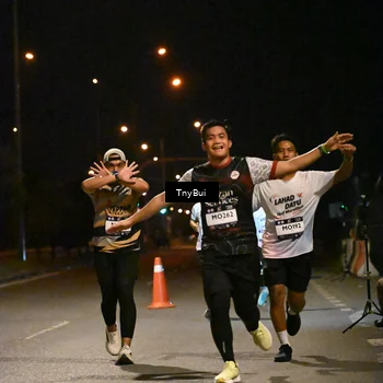 Runner Photo 7758916