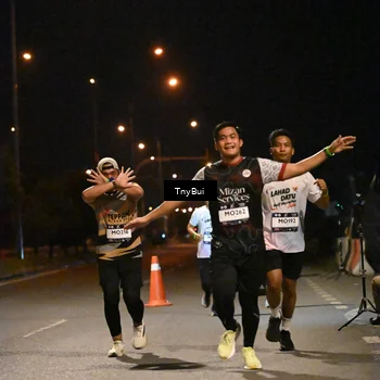 Runner Photo 7758921