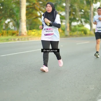 Runner Photo 7758930