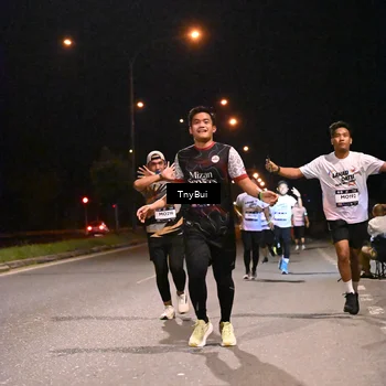 Runner Photo 7758943