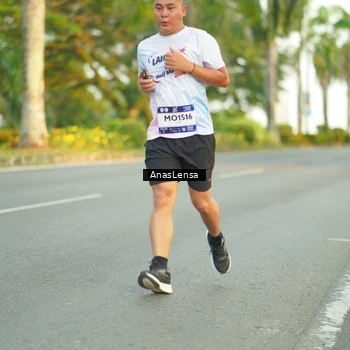 Runner Photo 7758956