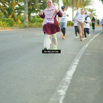 Runner Photo 7759010