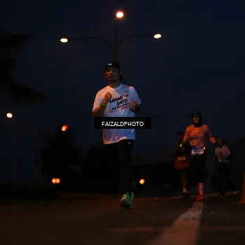 Runner Photo 7759033
