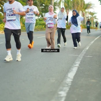 Runner Photo 7759043