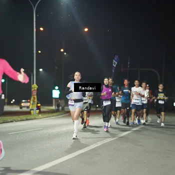 Runner Photo 7759044