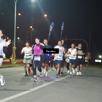 Runner Photo 7759073
