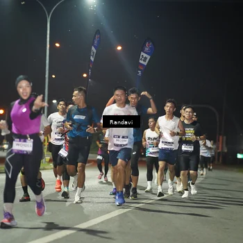 Runner Photo 7759102