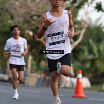 Runner Photo 7759250