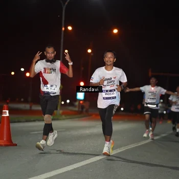 Runner Photo 7759263
