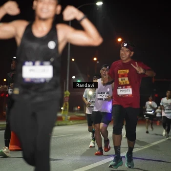 Runner Photo 7759339