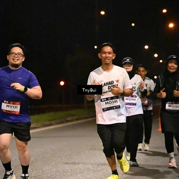 Runner Photo 7759381