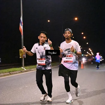 Runner Photo 7759504