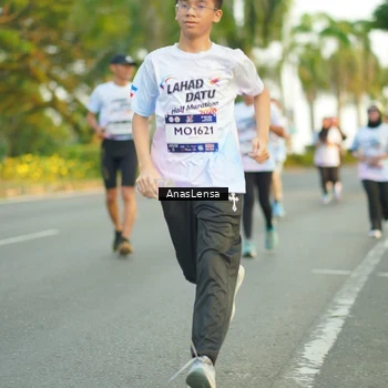 Runner Photo 7759513