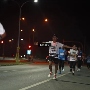 Runner Photo 7759570