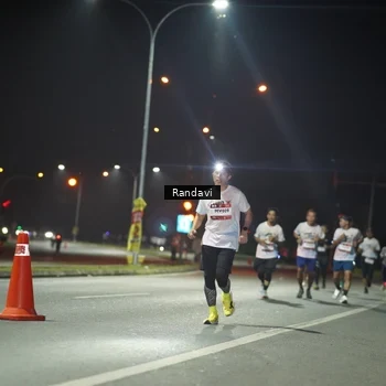 Runner Photo 7759582
