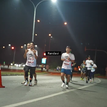 Runner Photo 7759591