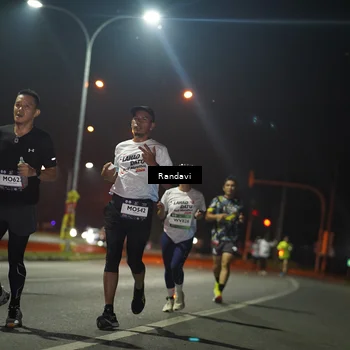 Runner Photo 7759638
