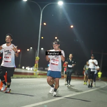 Runner Photo 7759677