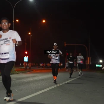 Runner Photo 7759726