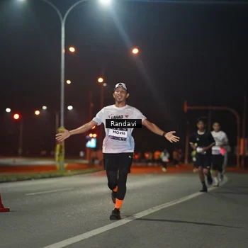Runner Photo 7759782