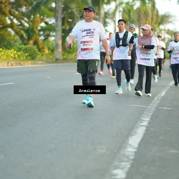 Runner Photo 7759918