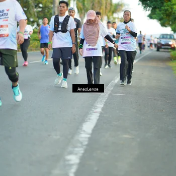 Runner Photo 7759942