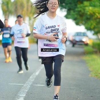 Runner Photo 7760010