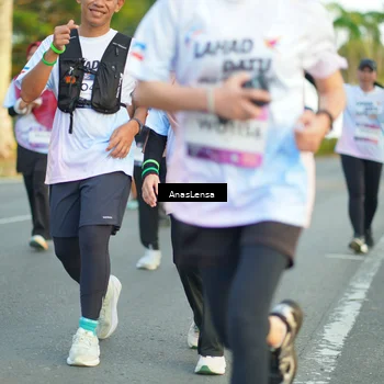 Runner Photo 7760017