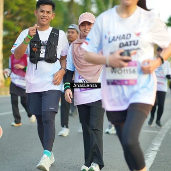 Runner Photo 7760031