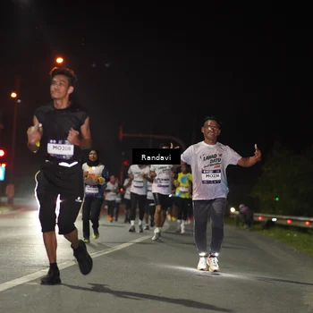 Runner Photo 7760036