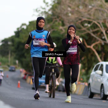 Runner Photo 7760111