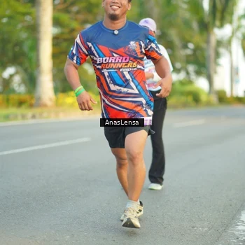 Runner Photo 7760152
