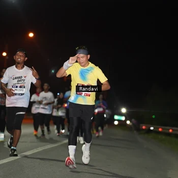 Runner Photo 7760213