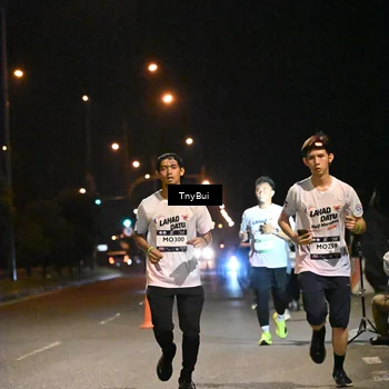 Runner Photo 7760319