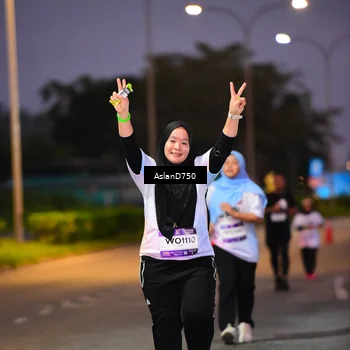 Runner Photo 7760347