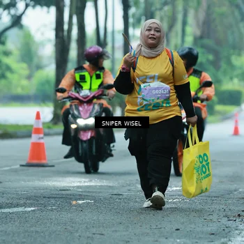 Runner Photo 7760351