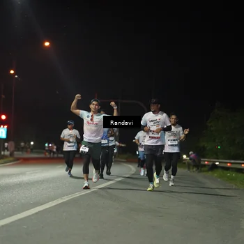 Runner Photo 7760424