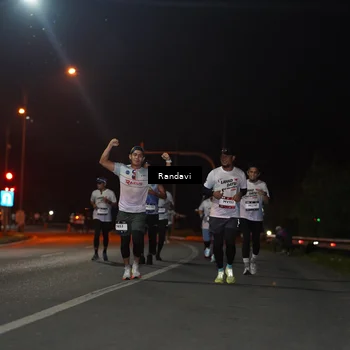 Runner Photo 7760428