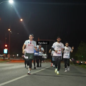 Runner Photo 7760441