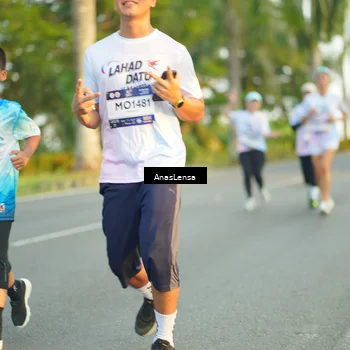 Runner Photo 7760448