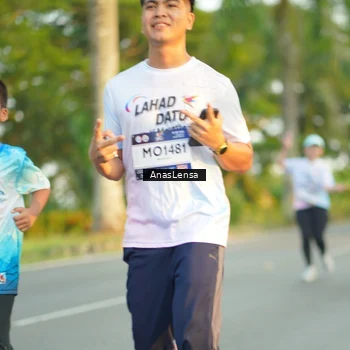 Runner Photo 7760454