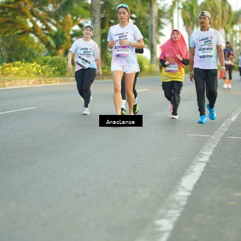 Runner Photo 7760456