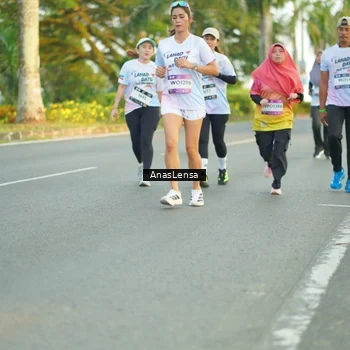 Runner Photo 7760471