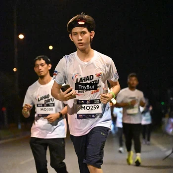 Runner Photo 7760472