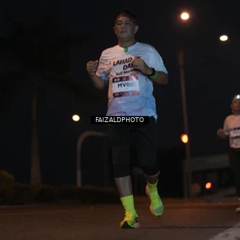 Runner Photo 7760479