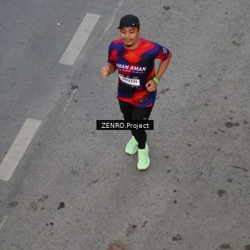 Runner Photo 7760484