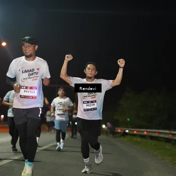 Runner Photo 7760506